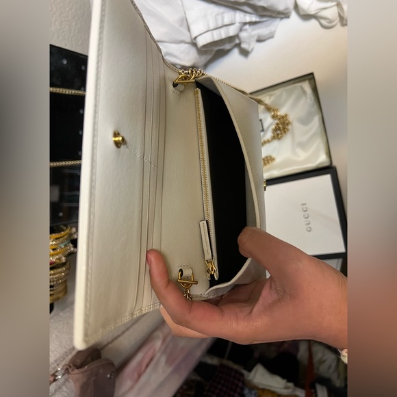 Basically brand new Gucci Horsebit WOC. - Picture 4 of 9